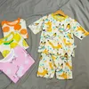 INS Verão Crianças Pijamas de Algodão Definir camiseta de Manga Curta + Shorts 2 peça Conjuntos Fruit Animal Print Sleepwear Criança Roupas de Noite Dos Desenhos Animados