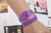 Смотреть женщины длинные мягкие резиновые желе лента Quartz Bracelet Bracelet Watch часы часы часы часы студенты розовый белый браслет