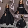 2020 Schwarze Blumenmädchenkleider Applikationen Kristall Pailletten Gürtel Langarm Mädchen Pageant Kleid Jewel N Ballkleider Mädchen Party Gowns301b