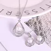 Mode Parel Sieraden Set Vrouwen Bruiloft Crystal Druppel Vorm Hanger Zilveren Kettingen Dangle Oorbellen voor Dames Bruid Engagement Sieraden Gift