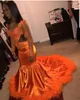 Robes de bal sirène orange africaine 2019 col bas manches longues coupe côté dentelle plume robe de bal femmes robes de soirée sexy BC1154
