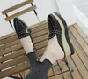 Neue Mode Niet High Heels Hausschuhe Sommer Frauen Plattform Keile Hausschuhe Weibliche Starke Ferse Slip-on Schwarz Punk Stil frauen Schuhe