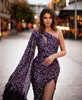 2020 Glitter syrena wieczorowe sukienki jedno ramię w cekinowym piór długie rękawy Suknia balowa z boku podzielona na zamiatanie pociągu formalny PA7081465