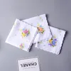 100% Bomull Handkerchief Handdukar Ladies Floral Handkerchief Party Decoration Cloth Servetter Craft Fashion Hanky ​​Oman Wedding Gifts DBC BH2662