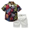 2020 roupa do bebê Hawaii Estilo Baby Boy Suit Gentleman Folha Floral Imprimir Bow manga curta laço Camisa + Calças Curtas 2PCS Verão Set Para 2-6Y