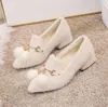Ny Säsong Kvinnor Fur Loafers Designer Chunky Heel Lady Luxury HorseBit Tassels Loafers Pekade Toes Slip-On Party Prom Skor