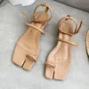 2023 New Square Toe Low -Heel Sandals Summer Outdoor Dress Shoes سيدات صندل أنيقة في الكاحل أحذية سيدات