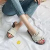 Vendita calda-Socofy Scarpe Pantofole da donna Summer Shallow Luxury Slides Lady Soft Designer 2019 Flat Girl Fashion PU Tessuto Scandali Gomma