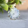 15mm Nouvelle offre spéciale pétales de fleurs de prunier perles émaillées bracelet à bricoler soi-même collier bijoux accessoires GSLLZ014 Lampwork fait main