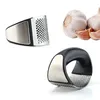 Garlic Press Rocker Garlic Peeler Grupo Aço Inoxidável Gengibre Crusher Squeezer com Punho Ergonômico, Lava-louça Segura 2019 Novo Design (1 PCs)