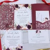 花柄および幾何学的な招待状、無料印刷の現代的なタッチブルゴーニュレーザーカットポケット折り