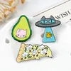 Kawaii kot szpilki emaliowane kot Pizza UFO awokado odznaka broszka torba ubrania przypinka kreskówka biżuteria dla zwierząt prezent dla fanów kotów dzieci