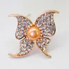 Fashion freshwater pearl jewelry alloy diamond-shaped butterfly-shaped pearl brooch for the wife's charm gift