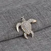 Nova Chegue Cute Ouro Cor Mar Tartaruga Mar Brooches para Mulheres Meninas Adorável Animal Cristal Lapela Esmalte Pin Broche Femme Rhinestone