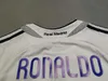 03/04 Maillots de football du Real Madrid édition rétro 06/07 # 7 Raul # 9 Ronaldo Uniformes de chemise de football à manches courtes