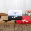 24 * 19,5 * 7 cm Geschenkpapier-Box mit Band, großes Fassungsvermögen, Kraftkarton, Kleidungsverpackung, Weiß/Schwarz/Braun/Rot