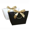 5色の紙のギフトバッグブティック服包装袋弓リボンの包装袋お祝いのためのエレガントなギフトパッケージの買い物袋