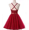 Vinho vermelho 2019 vestidos de baile curtos halter exclusivo lace lace frisado cristal de cristal lado caseiro vestido barato vestidos de formatura Juniors