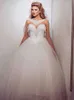 Bling Ball Gown Bröllopsklänningar med Bateau Neckline Sweetheart Illusion 2020-2021 Beading Glass Crystals Tulle Eleganta Brudklänningar