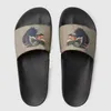 Designer tofflor gummi glid lyxig sandal blommor brokad män tofflor bottnar flip flops kvinnor randig strand kausal toffel US 36-45