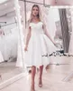 Modest Plus Size Beach En linje Billiga Simple Short Wedding Dresses Off Shoulder Knee Length Wedding Gowns Vestido de Novia Bridal Gowns