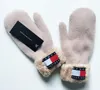 Hiver dernière conception femme gants mode lettre motif dame luxe gant voyage personnalité à la mode filles gants t3 blanc9852115