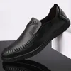 Heißer Verkauf - Schuhe Oxford Männer Kleid Schuhe Männer Hochzeit Schuhe Männer echtes Leder Loafer aushöhlen Zapatos de Vestir para hombre erkek ayakkabi