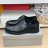 2020 Scarpe uomini di marca dello stilista di lusso Black Cow cuoio casuali Oxfords Appartamenti Scarpe Scarpe Uomo Mocassini Mocassini italiani 38-44