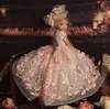 Nouvelles robes de filles de fleur bon marché pour les mariages manches courtes dentelle rose appliques 3D perlées dos nu anniversaire enfants fille robes de reconstitution historique