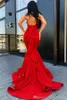 Sjöjungfrun prom röd klänningar juvel halter hals satin rufsar rygglös lång fest formell klänning aftonklänningar ogstuff