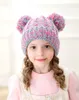 Fashion-Kid Dzianiny Crochet Czapki Kapelusz Dziewczyny Soft Double Kulki Zima Ciepła Kapelusz 12 Kolory Outdoor Baby Pompom Narty Czapki WCW710