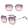 Luxusdesigner Sonnenbrille für Frauenquadratkettenrahmen und Tempel Mode Damen Metallketten