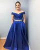 Bescheidenes maßgeschneidertes blaues, ärmelloses Ballkleid in A-Linie, schulterfreies Abendkleid, Schärpen, bodenlanges formelles Party-Brautjungfernkleid