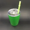 Bicchiere con beccuccio in acciaio inossidabile da 9 once con coperchio e tazza per bambini in cannuccia a doppia parete, colori caramelle isolati