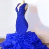 Puffy Royal Blue Organza Abiti da sera Donna 2021 Applique In rilievo di pizzo Profondo scollo a V Increspature Abiti da sera Abiti formali Abiti