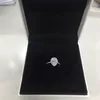 Partihandel-C Shiny Teardrop Ring för 925 Sterling Silver Large Cz Diamond Wild Temperament Lady Ring med Original Box Birthday Gift8014422