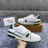 緑の花の靴