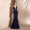 2019 Verkliga bilder Sexiga Mermaid Prom Klänningar Deep V Neck Ärmlös Lace Beaded Crystal Open Back Lång Formell Party Dress Evening Gowns