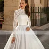 Impressionante vestidos de noiva de alto pescoço A linha Império Cintura Lace Lace Manga Longa Satin Boho Vestido de Noiva Berta Vestidos de Novia Recepção