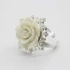 Vit Rose Dekorativ Silver Servett Ring Servetthållare För Hem Bröllopsfest Middag Table Dekoration Tillbehör