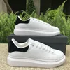 2019 luxe mode ontwerper mannen vrouwen schoenen sneakers lederen fluwelen zwart wit rood platte casual schoenen platform trainers 5-11