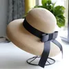 Retro Hepburn Black Straw Sun Hat For Women Sun Protection Holiday Seaside Beach Hat Kvinnliga sommar Big Eaves Visor Caps2385781