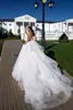 2020 New Ruffle Chapel Tåg Elegant Bröllopsklänning Sexig Djup V-Neck Flower Appliques Fantasy Princess Bridal Dress Vestidos de Festa