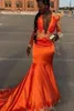 Robes de bal orange col en V profond dentelle appliques manches longues robes de soirée sirène balayage train robe de soirée formelle sud-africaine