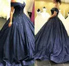 Gorgeous Navy Blue Ball Gown Quinceanera Klänningar från axeln Beaded Luxury Sweet 16 Prom Kappor Lace-up Back Sweep Train