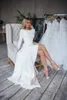 2019 Una línea de crepé alto bajo Boho vestido de novia modesto con mangas largas Espalda baja Informal Vestidos de recepción elegantes simples por encargo