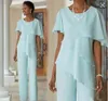 2020 Nieuwe Sky Blue Mother Pants Suits Wedding Guest Jurken Crew Chiffon Korte Mouwen Tiered Moeder van Bruid Broek Pakken met Broek