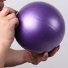 25cm Yoga Balls Mini Gymnastiek Fitnessapparatuur Balbalans Oefening Yoga Ball Gym Pilates Indoor Training Ball KK469