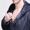 Män Kvinnor Vinter Extra Lång Hooded Tjock Flannel Varm Badrock Mens Luxury Thermal Bath Robe Silk Soft Dressing Gown Male Robes