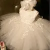 Neue Baby Mädchen Spitze Prinzessin Kleider Mode Bogen Kinder Kleidung 3 Farben Mesh Tutu Kleid